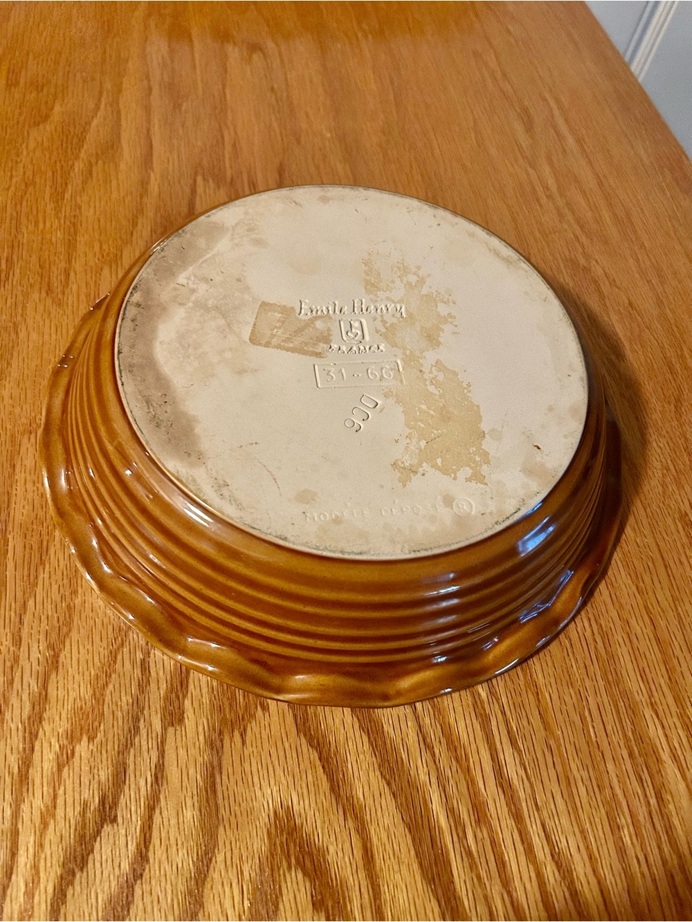 Emile Henry France caramel brown ribbed 10” pie plate - Picture 4 of 4